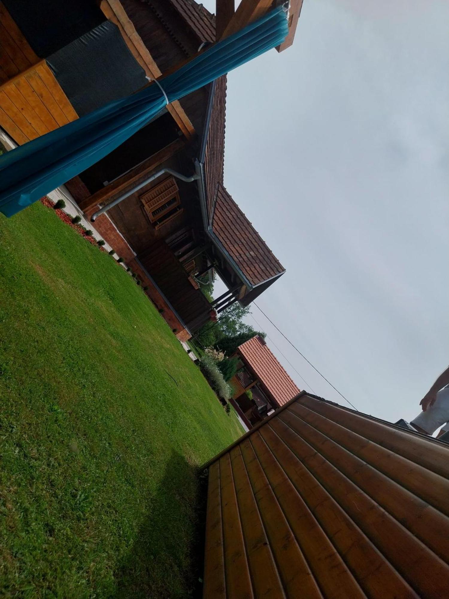 Villa Kuca Za Odmor Jopi I Mare à Topusko Extérieur photo